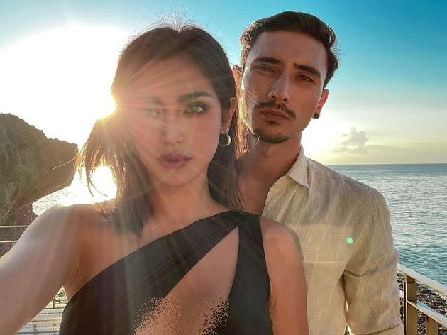 So Happy, 16 Pictures of Jessica Iskandar and Vincent Verhaag's Love Journey: From Being Rumored to Be Close Until Now Officially Married!