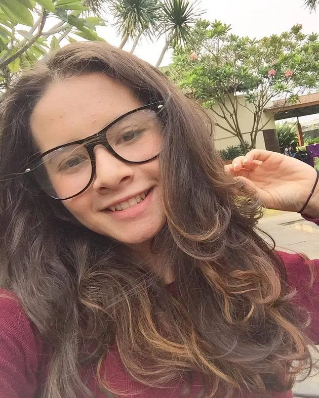 seleb-seleb muda bule nan cantik belum 20 tahun