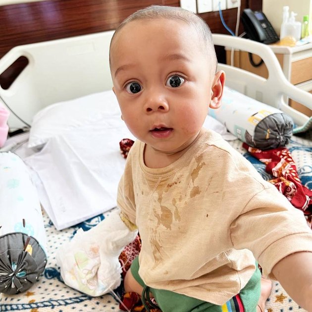 Not Even 1 Year Old, Portrait of Baby Leslar, Lesti and Rizky Billar's Child Who Just Underwent Hernia Surgery - Now Able to Laugh