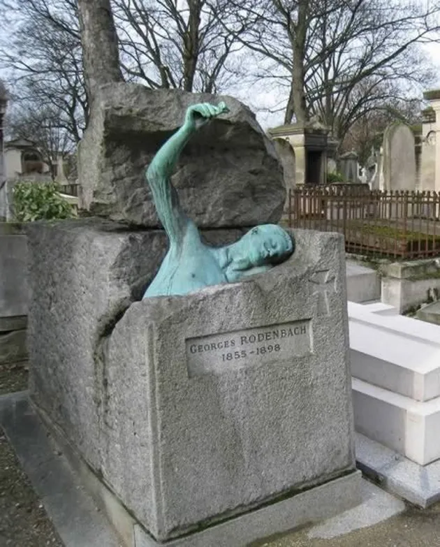 makam aneh dan unik