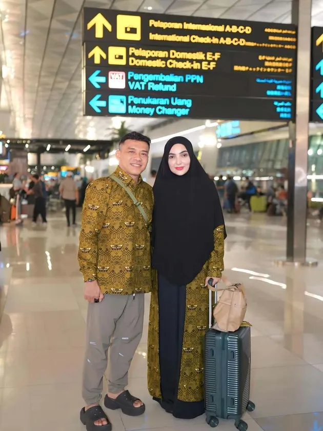 Ashanty dan Anang sebelum berangkat haji