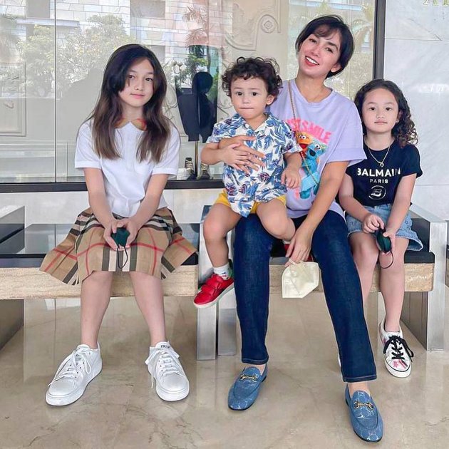 Growing Up as a Teenager, the Latest Portrait of Elea, Ussy Sulistiawaty and Andhika Pratama's Daughter, who is Getting More Beautiful - Said to Resemble Bae Suzy