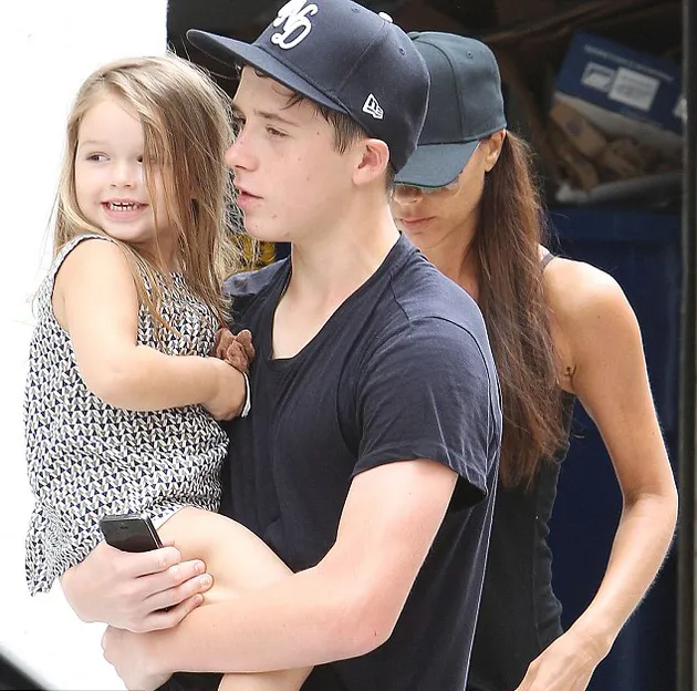 Foto Lucu Harper Beckham