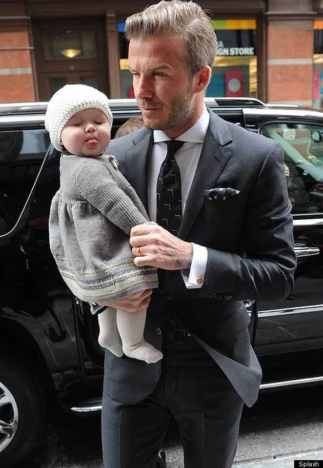 Foto Lucu Harper Beckham