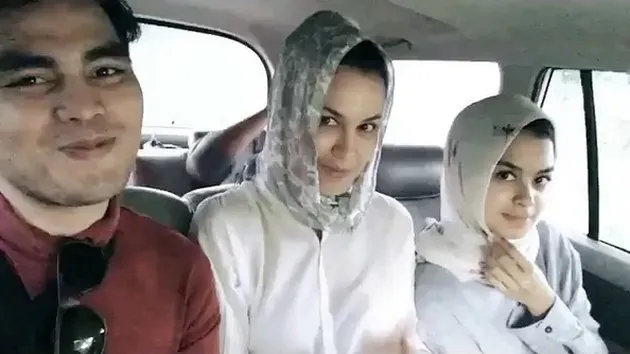 Sophia Latjuba &amp; Eva Celia ke Aceh