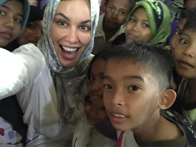 Sophia Latjuba &amp; Eva Celia ke Aceh