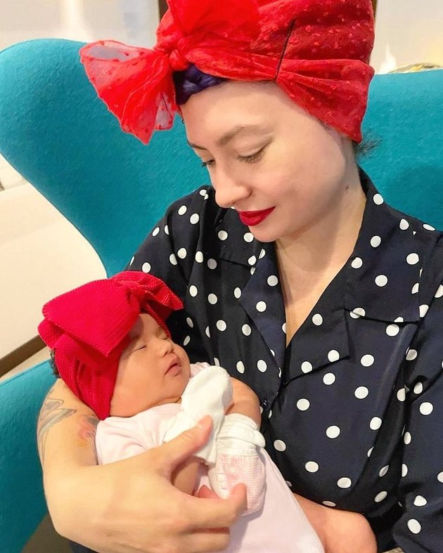 English Blood, Here are 8 Beautiful Portraits of Millicent Mae, Derby Romero and Claudia Adinda's Child