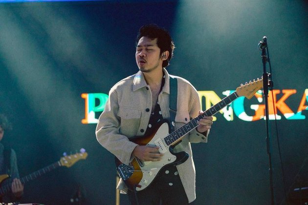 Successfully Defeating Adele and Taylor Swift, Pamungkas Succeeds as the Highest Vote Recipient of Music Newsmaker of 2021 Version of KapanLagi.com