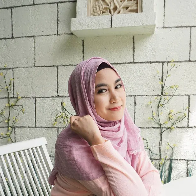 Anisa Rahma berhijab