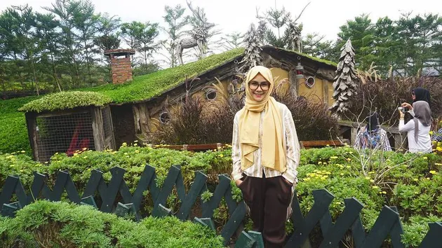 Anisa Rahma berhijab