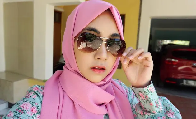 Anisa Rahma berhijab