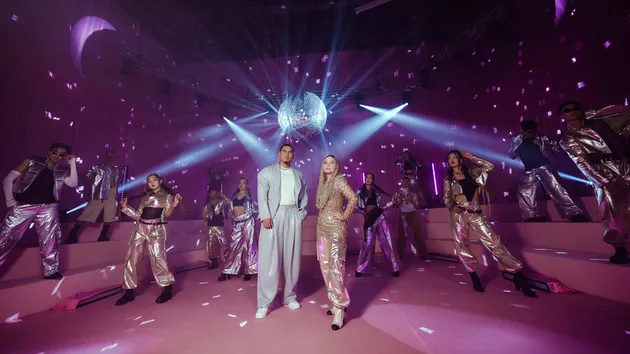 Rossa menghadirkan sebuah proyek spesial