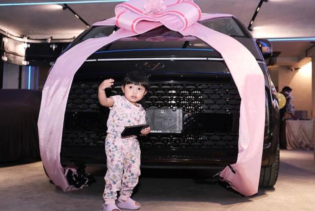 Give a Luxury Car Birthday Gift to the Eldest Child, Atta Halilintar: Hopefully Useful for Ameena