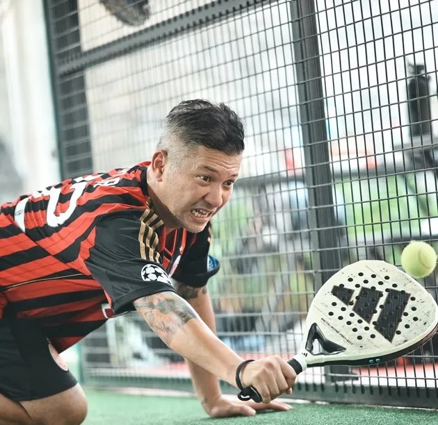 Gading Marten Mengejar Bola