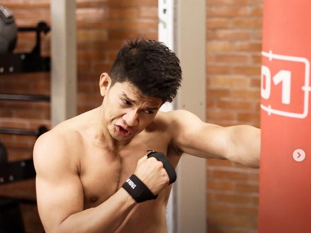 Iko uwais 2025 salary mile 22