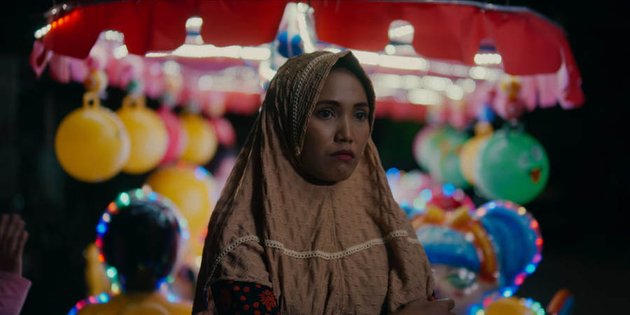 The First Indonesian Short Film to Compete in Cannes, 8 Pictures of BASRI AND SALMA IN A NEVER ENDING COMEDY
