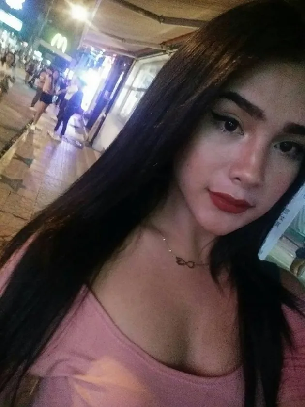 foto unik, foto aneh, foto lucu, foto keren, transgender, transgender cantik, cowok cantik