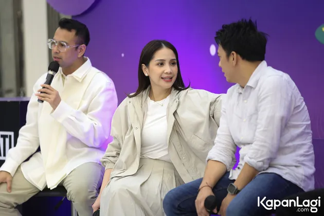 Raffi Ahmad bersama Nagita dan Ariel