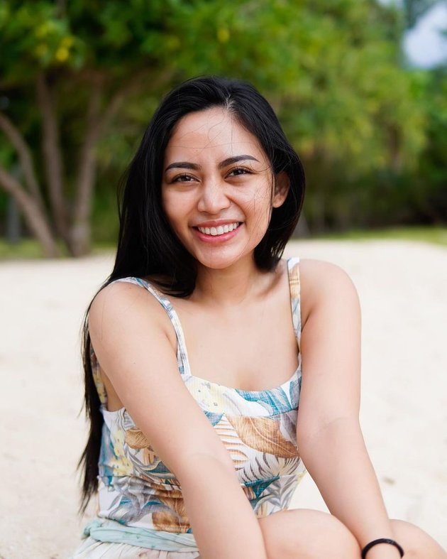 Meeting the Future In-Laws, Here are 10 Photos of Rachel Vennya's Vacation in Lombok - Appeared Without Make Up and Dancing with Salim Nauderer