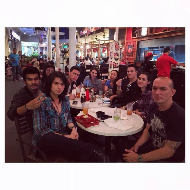 Betrand Antolin Ultah, Satu \&#039;Kampung\&#039; Ikut Merayakan! Seru Banget