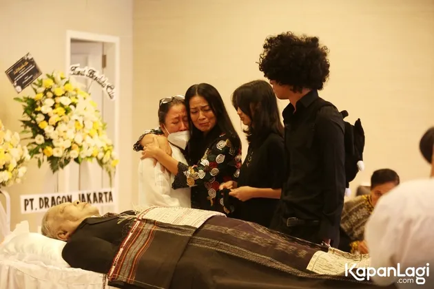 Ayah Dee Lestari meninggal dunia