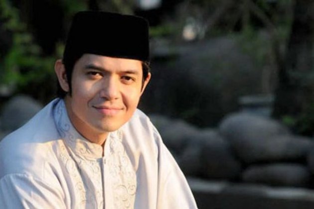 Calm-faced, These 9 Celebrities Often Get Roles as Ustaz