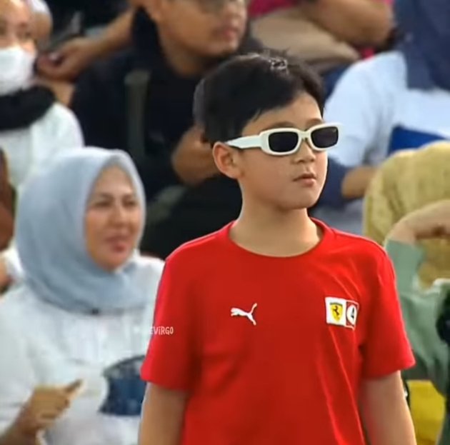 Usually Called 'Two-Door Refrigerator', Here are 8 Pictures of Rafathar's Messy Mode When Supporting Nagita in Tennis Match