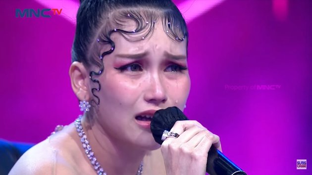 Usually Cheerful, Ayu Ting Ting Flooded with Tears While Singing 'Bunga Pengantin' - Netizens Also Feel Sad