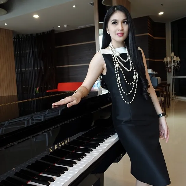 sandra dewi
