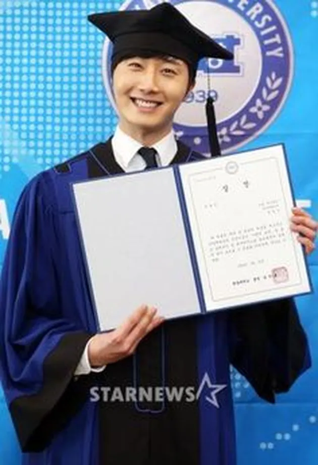 Wisuda Universitas Artis Korea