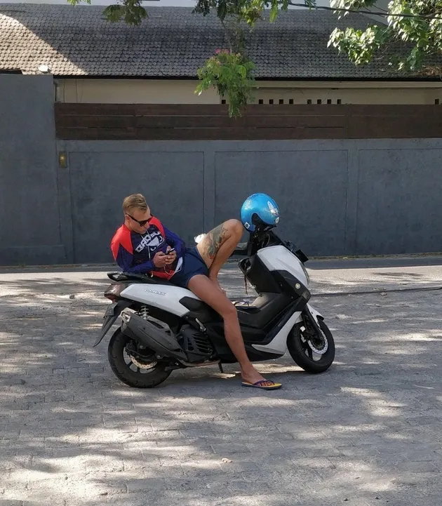 Foto-Foto Yang Bikin Mata Bingung