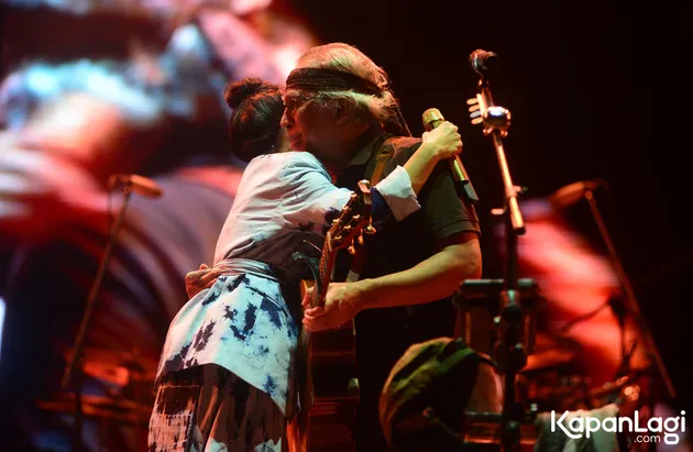 foto konser Iwan Fals