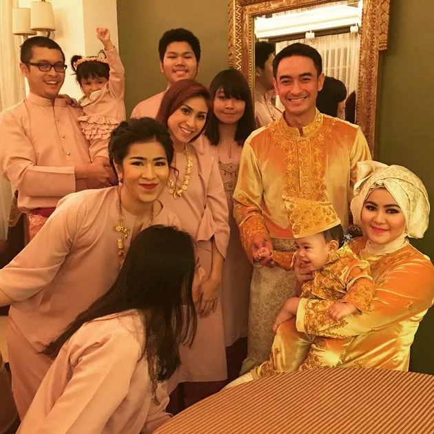 Zameer Zahid Abyadh Zola