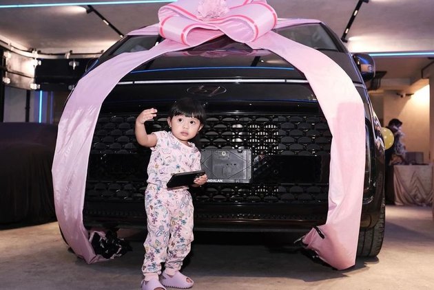 Make Envious! 7 Adorable Moments of Ameena's 2nd Birthday - Receives Expensive Car Gift from Atta and Aurel