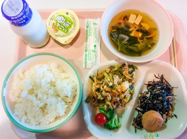 Menu Makan Siang Siswa Jepang