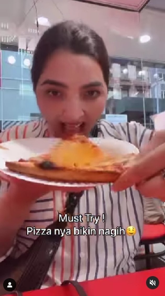 Make Netizens Excited because Allegedly Eating Non-Halal Pizza, Here are 8 Photos of Ashanty's Vacation to the United States - Lost Luggage on the Plane for a Week