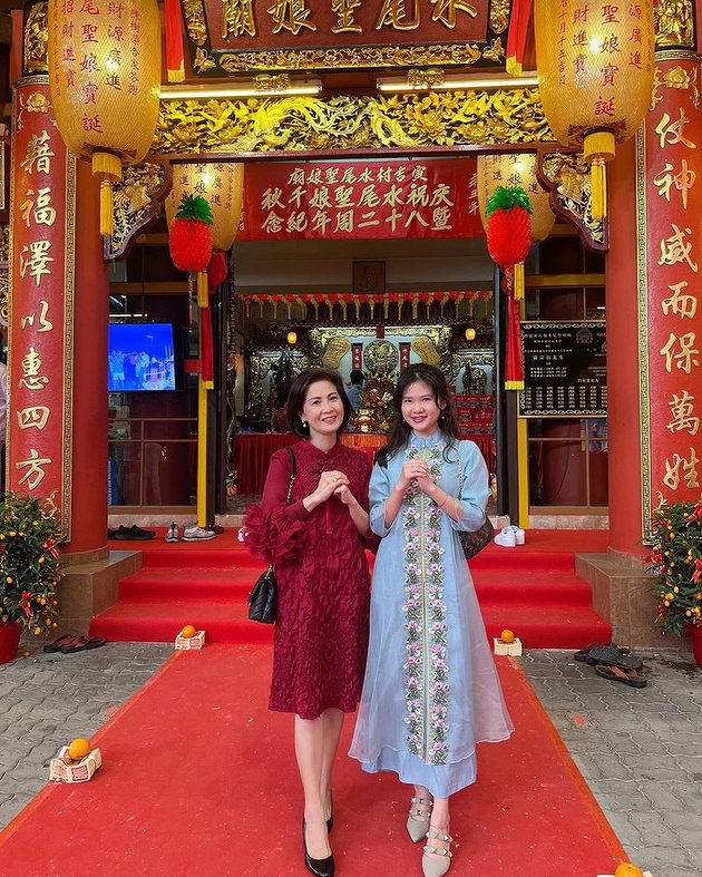 Bikin Pangling, 8 Latest Photos of Felicia Tissue Celebrating Chinese New Year After Breaking Up with Kaesang - Beautiful in Cheongsam
