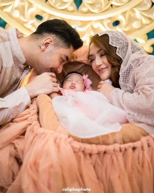 Siti Badriah Cantik Akikah Aqiqah