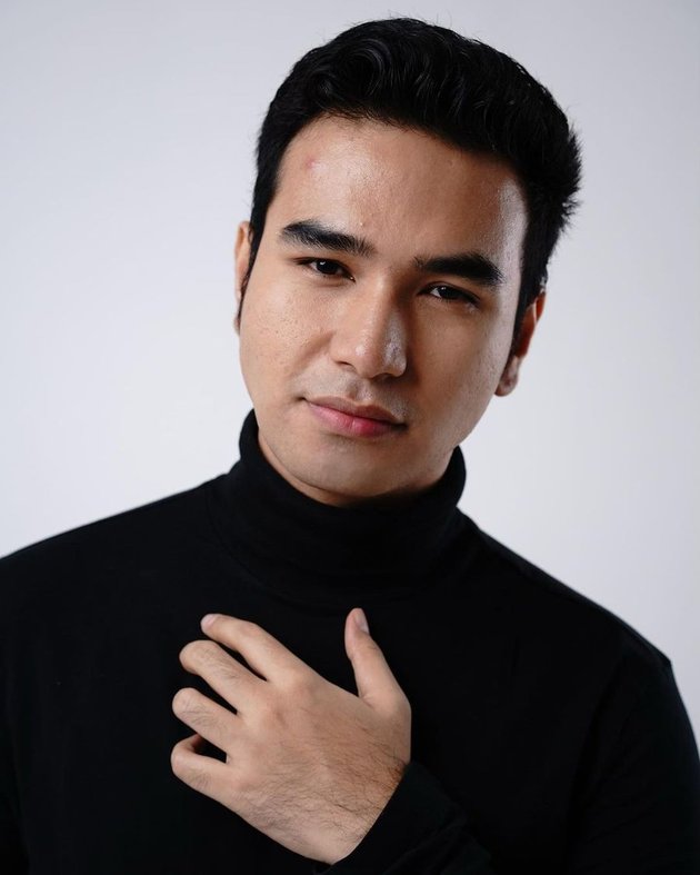 Captivating, 8 Photos of Hari Putra Looking Like a Korean Oppa When Wearing a Turtle Neck - Said to be Even Handsomer