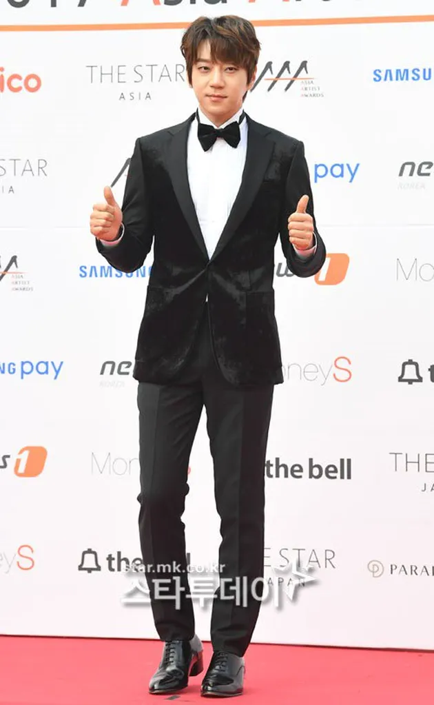 boyband k-pop di asia artist award