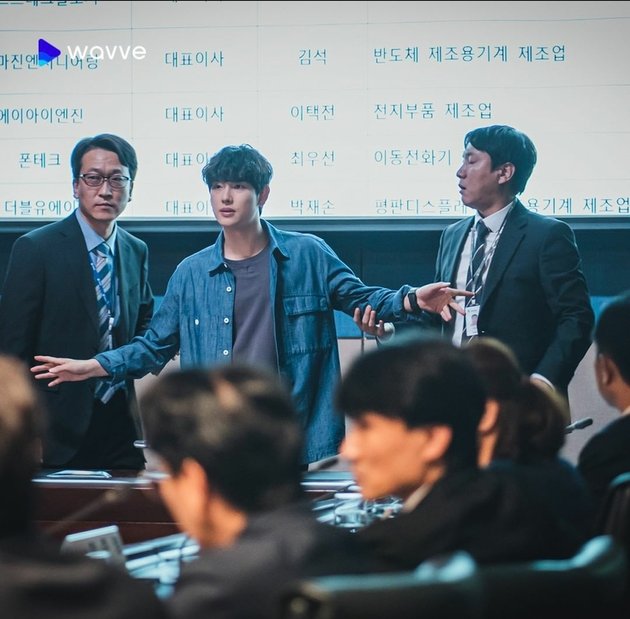 Starring in a New Drama with a Unique Role, Here's a Portrait of Im Siwan as a National Tax Service Employee in Korea!