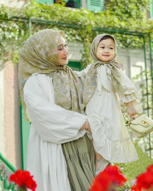Could Be Eid Outfit Inspiration, Check Out 8 Photos of Celebrity Children Wearing Muslim Clothing - Cute and Adorable!