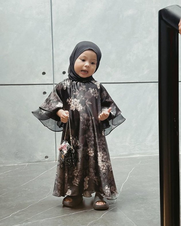 Could Be Eid Outfit Inspiration, Check Out 8 Photos of Celebrity Children Wearing Muslim Clothing - Cute and Adorable!