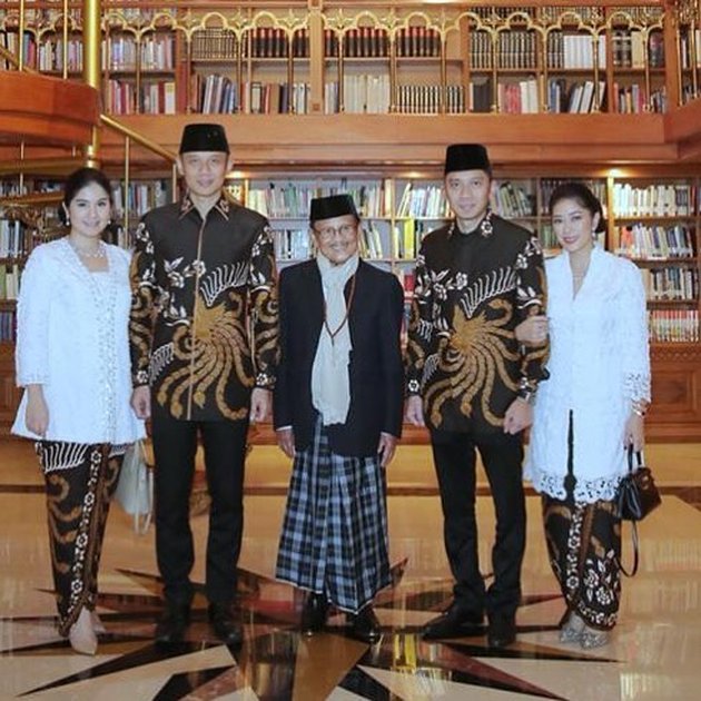 BJ Habibie Meninggal 20 Selebriti Indonesia Unggah Foto 