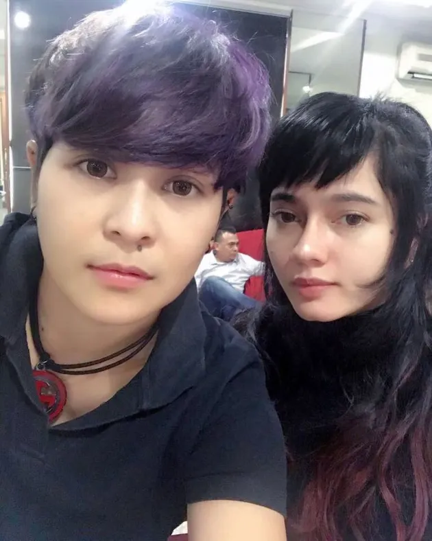 Sayangnya, proyek baru Mitha ini mendapat beberapa kritikan miring dari fans. Banyak yang tak suka lihat Mitha nge-DJ, atau berduet dengan Citra.