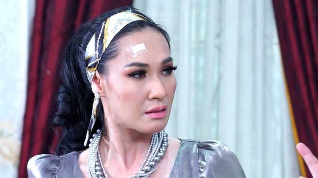 Leaked Photos of Scenes from the Soap Opera 'CINTA KARENA CINTA', Airing on October 16