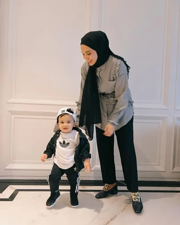 Ukkasya Anak Zaskia Sungkar Dandan Fashionable