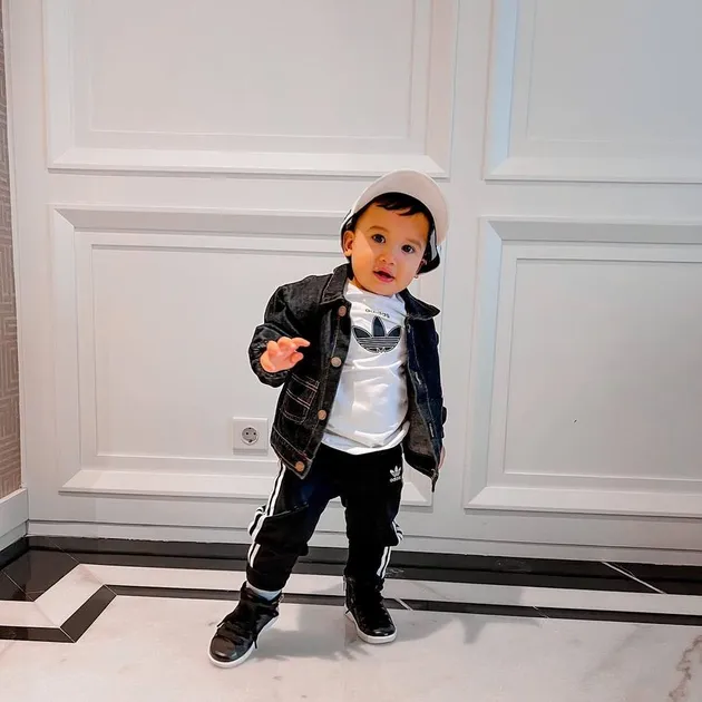 Ukkasya Anak Zaskia Sungkar Dandan Fashionable