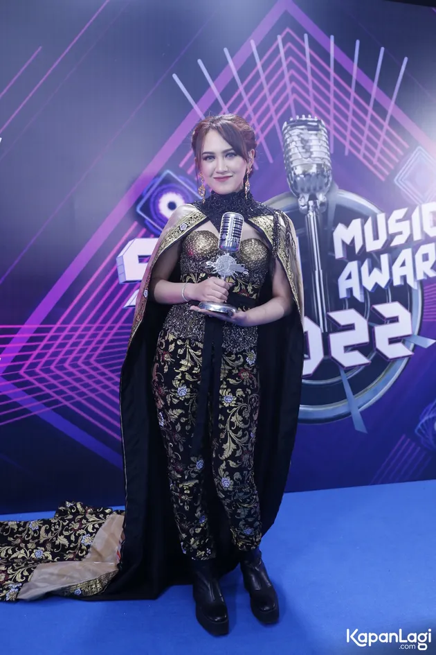Happy Asmara SCTV Music Award 2 Penghargaan