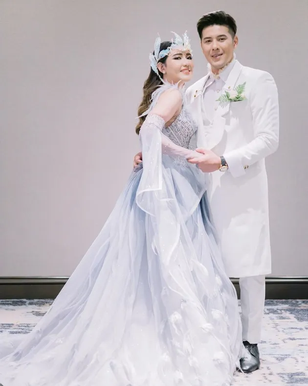 Via Vallen bucin bulan madu suami